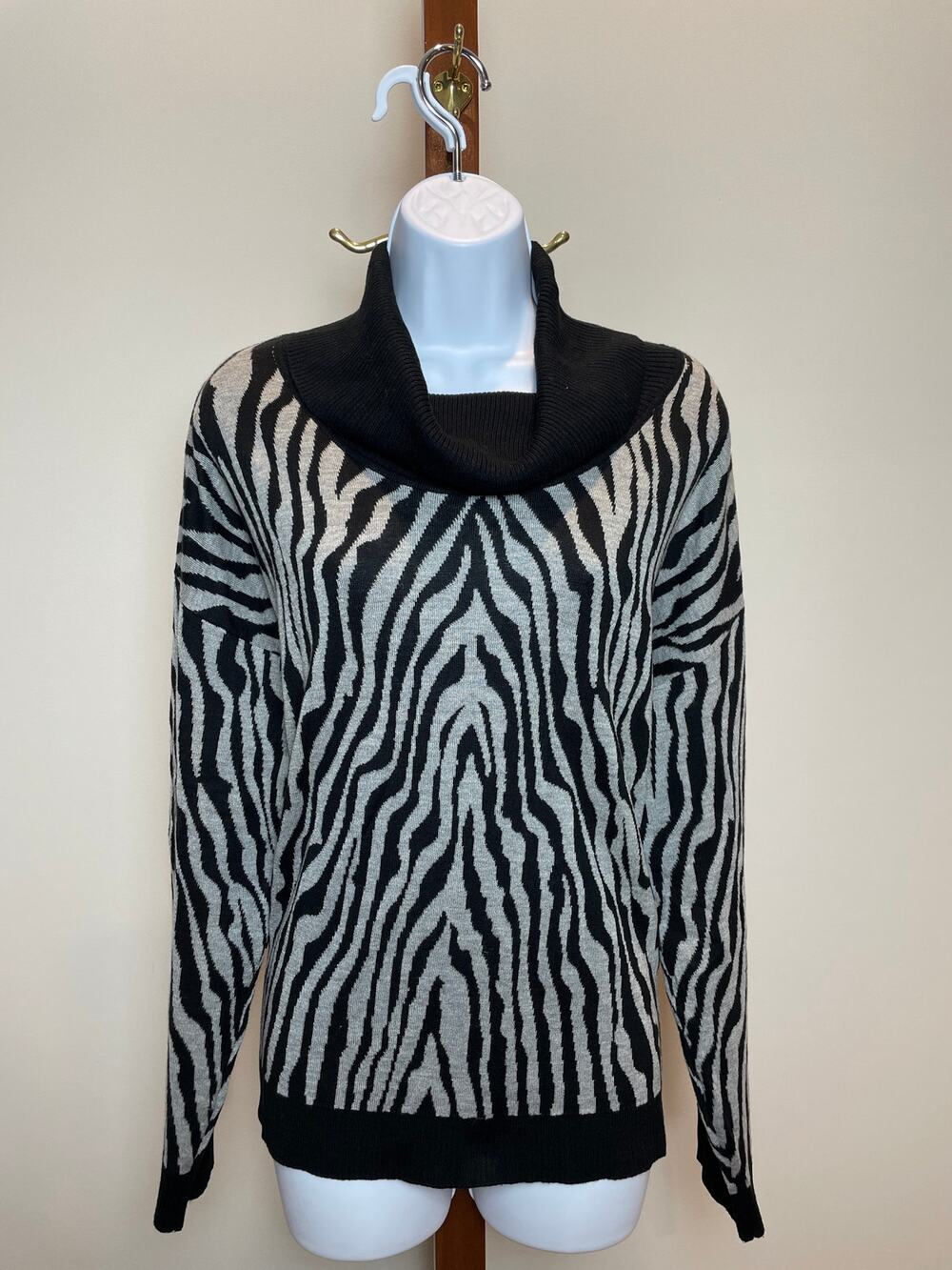Calvin Klein Black Gray Animal Print Sweater L Cowl Neck High Low Hem